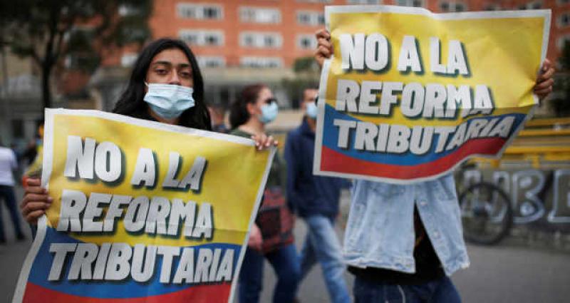 Populao Colombiana no aceita reforma...