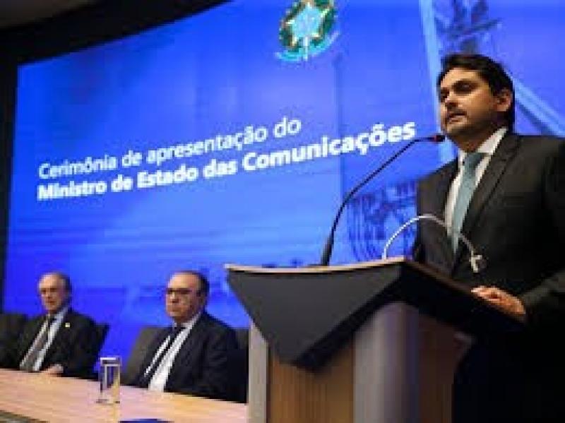 Ministro das Comunicaes do Unio Brasil se...