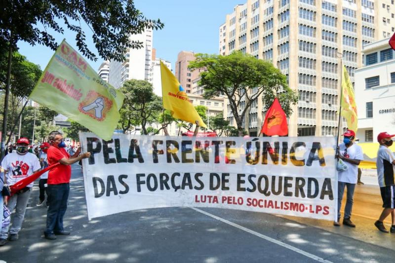 Bolsonaro deve cair pelas mos dos trabalhadores