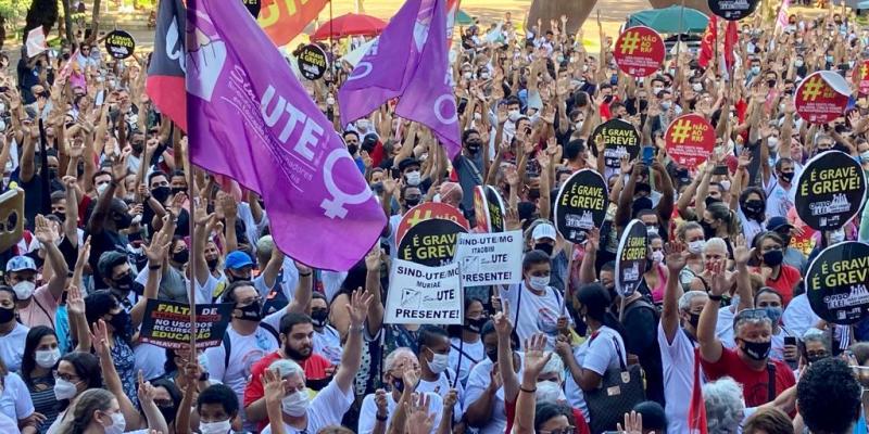 Greve da educao em Minas Gerais