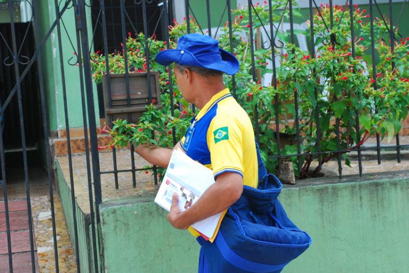 Correios: uniformes em falta e de m qualidade
