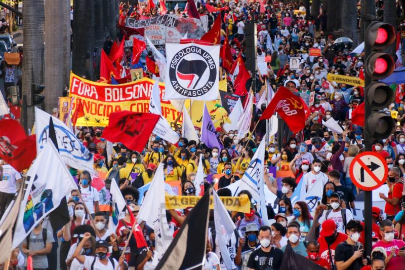 Ampliar a luta nas ruas, rumo  Greve Geral!