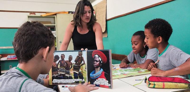EDUCAO PARA RELAES TNICO-RACIAIS  TAMBM...