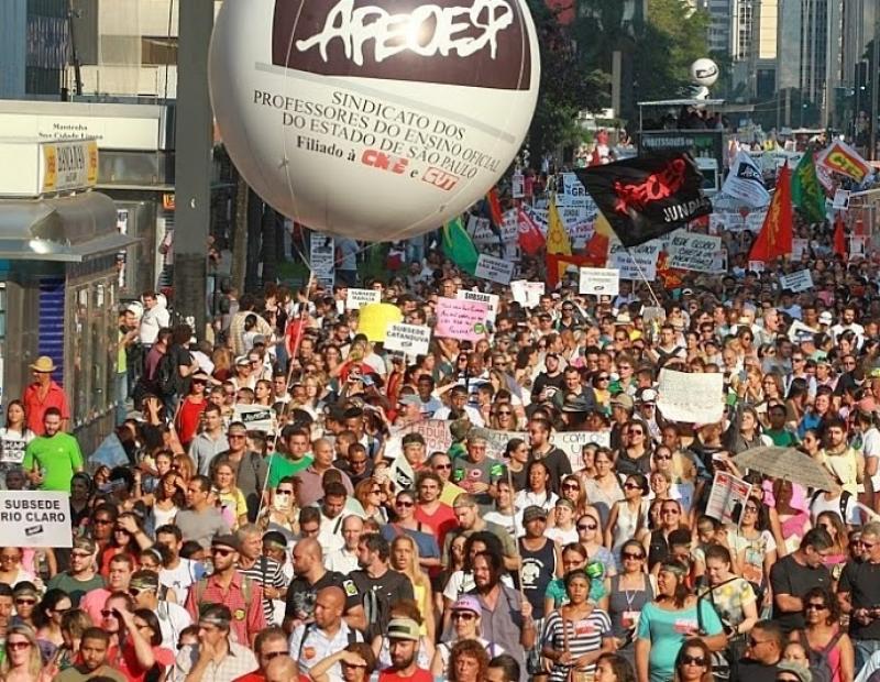 Privatizaes e arrocho salarial dos professores...