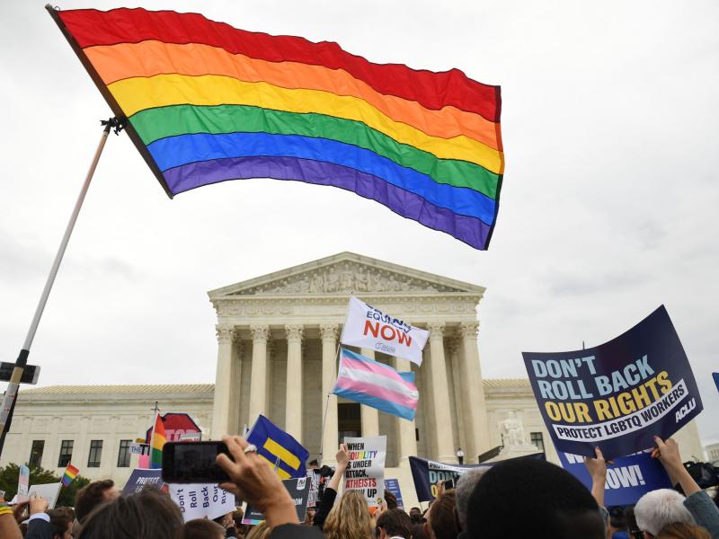 Agenda conservadora cerca os direitos LGBTs nos...