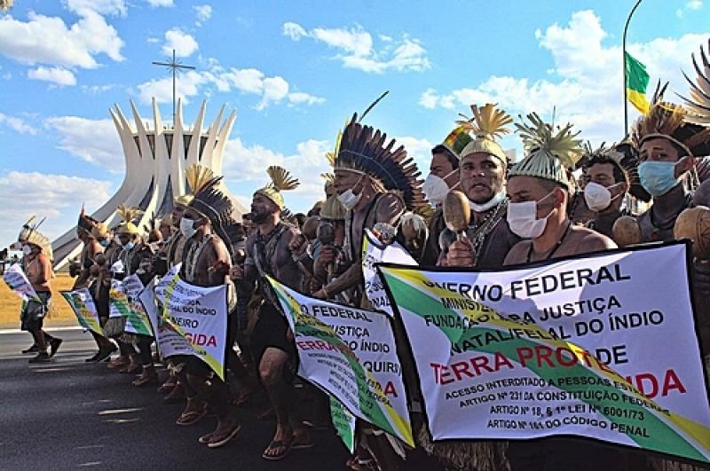 O Futuro indgena  hoje. Sem demarcao no h...