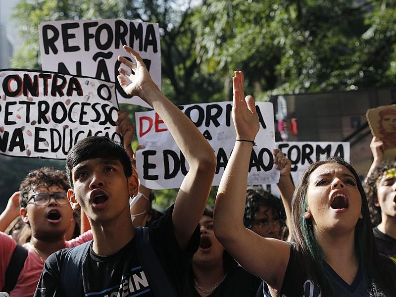REVOGA J! Movimento contra a Reforma do Ensino...