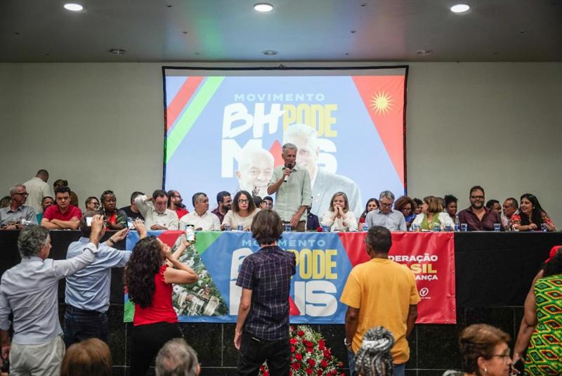 Em ato lotado, Rogrio Correia (PT)  anunciado,...