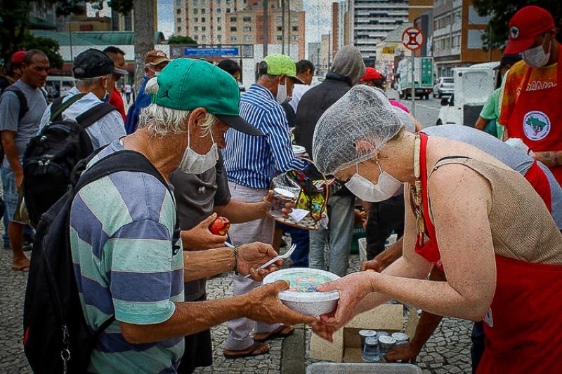 Precarizao das relaes do trabalho reforam a...