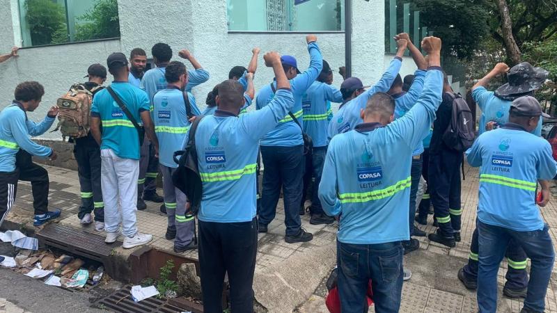 MG: terceirizados dos Correios e da COPASA fazem...