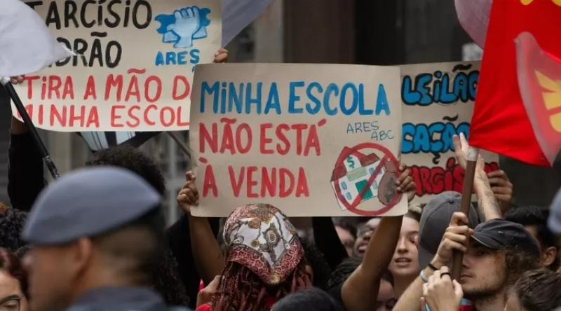 SP: privatizao da Educao  galope