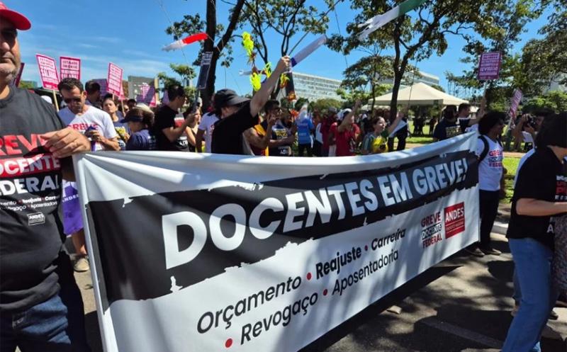 Marcha  Braslia:  fortalecer a greve dos...