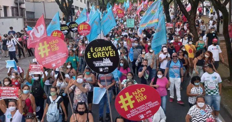 Assdio da gesto Zema s escolas e aos...