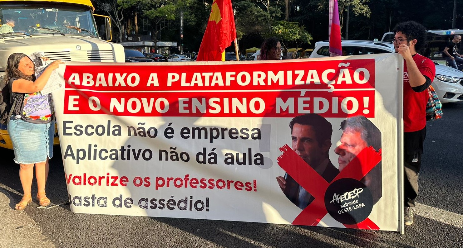 Professores de So Paulo enfrentam massacre no...
